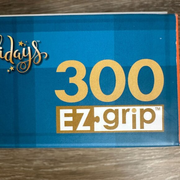 Happy Holidays 300-Piece Jigsaw Puzzle "Away In A Manger" By MasterPieces Bonus - Picture 7 of 8